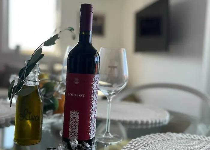 Clear Water - Seaside Mandre